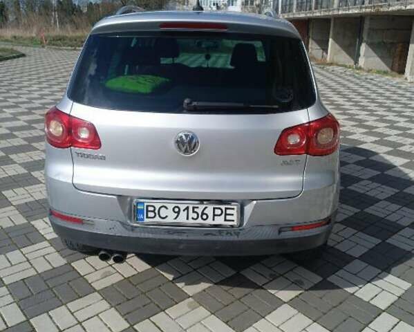 Серый Фольксваген Тигуан, объемом двигателя 1.98 л и пробегом 214 тыс. км за 8600 $, фото 1 на Automoto.ua