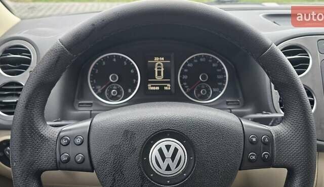 Сірий Фольксваген Тігуан, об'ємом двигуна 2 л та пробігом 191 тис. км за 9200 $, фото 18 на Automoto.ua