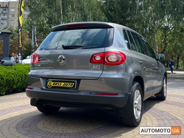 Сірий Фольксваген Тігуан, об'ємом двигуна 2 л та пробігом 265 тис. км за 10500 $, фото 6 на Automoto.ua