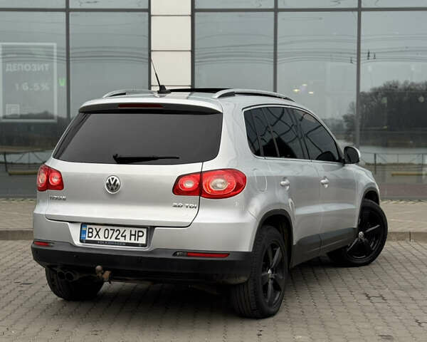 Серый Фольксваген Тигуан, объемом двигателя 2 л и пробегом 225 тыс. км за 11500 $, фото 70 на Automoto.ua