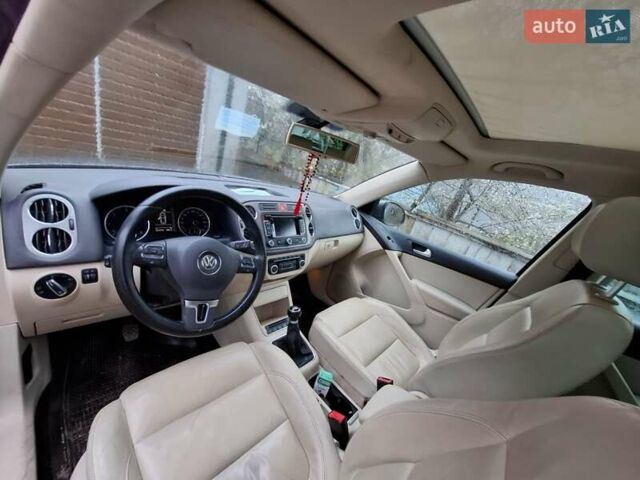 Серый Фольксваген Тигуан, объемом двигателя 1.97 л и пробегом 223 тыс. км за 15800 $, фото 18 на Automoto.ua