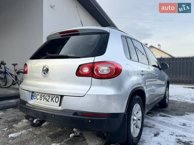 Сірий Фольксваген Тігуан, об'ємом двигуна 2 л та пробігом 157 тис. км за 9900 $, фото 13 на Automoto.ua