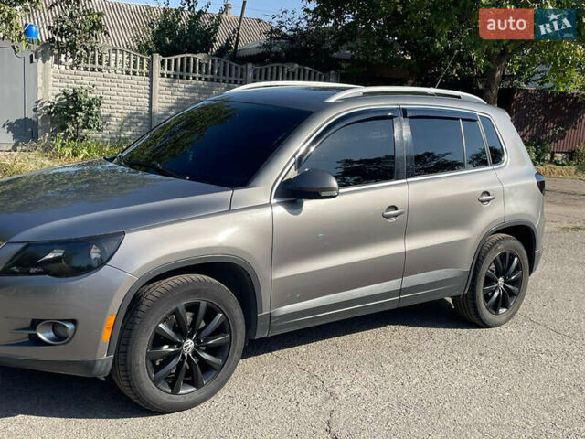 Серый Фольксваген Тигуан, объемом двигателя 1.98 л и пробегом 281 тыс. км за 11700 $, фото 16 на Automoto.ua