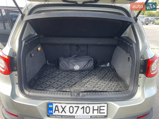 Серый Фольксваген Тигуан, объемом двигателя 1.98 л и пробегом 151 тыс. км за 11500 $, фото 6 на Automoto.ua
