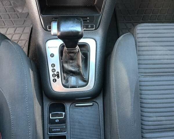 Сірий Фольксваген Тігуан, об'ємом двигуна 2 л та пробігом 345 тис. км за 10800 $, фото 5 на Automoto.ua