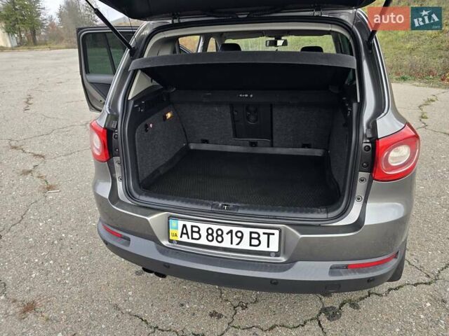 Серый Фольксваген Тигуан, объемом двигателя 2 л и пробегом 186 тыс. км за 14500 $, фото 12 на Automoto.ua