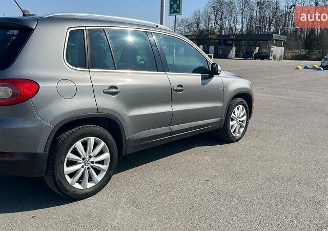 Сірий Фольксваген Тігуан, об'ємом двигуна 1.98 л та пробігом 250 тис. км за 10100 $, фото 3 на Automoto.ua