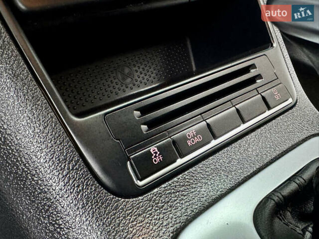 Серый Фольксваген Тигуан, объемом двигателя 2 л и пробегом 265 тыс. км за 11500 $, фото 39 на Automoto.ua