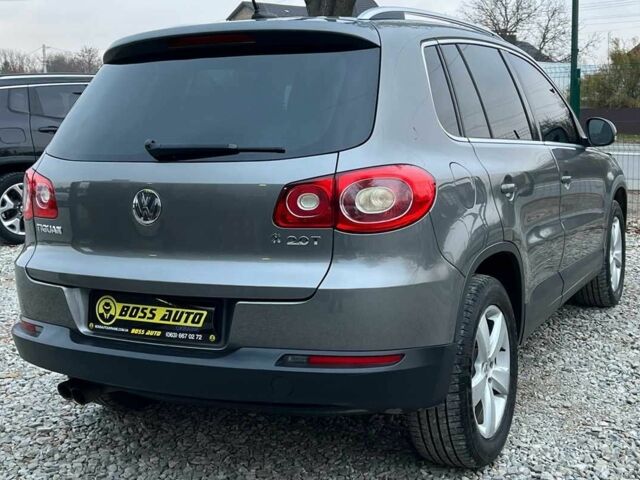 Серый Фольксваген Тигуан, объемом двигателя 2 л и пробегом 244 тыс. км за 11000 $, фото 7 на Automoto.ua