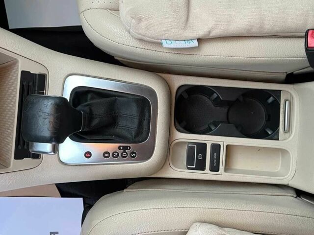 Серый Фольксваген Тигуан, объемом двигателя 2 л и пробегом 244 тыс. км за 11000 $, фото 16 на Automoto.ua