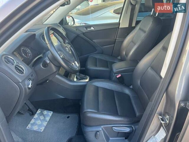 Серый Фольксваген Тигуан, объемом двигателя 2 л и пробегом 201 тыс. км за 11400 $, фото 12 на Automoto.ua