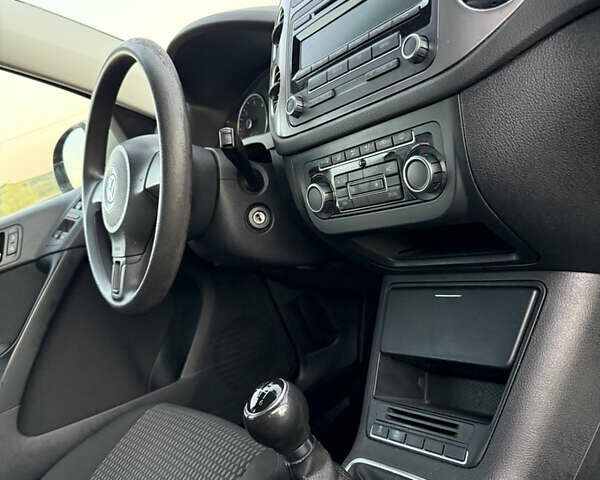 Серый Фольксваген Тигуан, объемом двигателя 1.97 л и пробегом 160 тыс. км за 13950 $, фото 47 на Automoto.ua