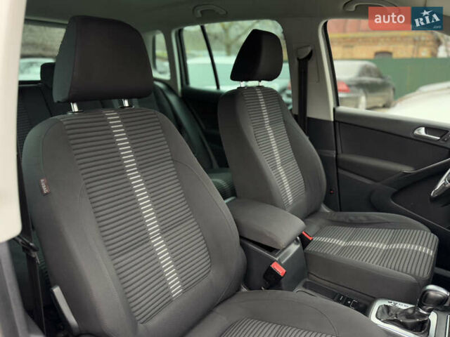 Серый Фольксваген Тигуан, объемом двигателя 2 л и пробегом 285 тыс. км за 10999 $, фото 33 на Automoto.ua