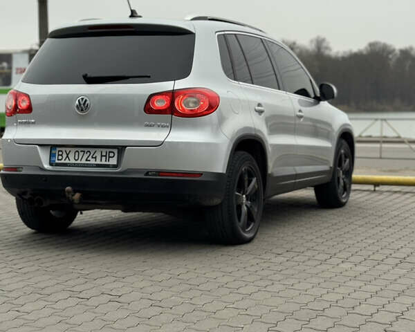 Серый Фольксваген Тигуан, объемом двигателя 2 л и пробегом 225 тыс. км за 11500 $, фото 85 на Automoto.ua