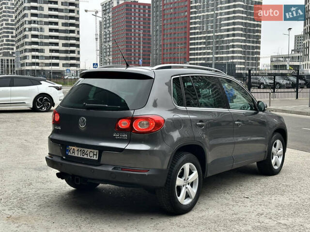 Сірий Фольксваген Тігуан, об'ємом двигуна 1.97 л та пробігом 285 тис. км за 10800 $, фото 17 на Automoto.ua