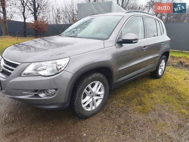 Сірий Фольксваген Тігуан, об'ємом двигуна 2 л та пробігом 115 тис. км за 11200 $, фото 33 на Automoto.ua