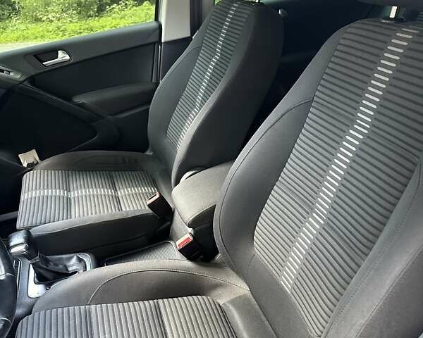 Сірий Фольксваген Тігуан, об'ємом двигуна 2 л та пробігом 268 тис. км за 11600 $, фото 35 на Automoto.ua