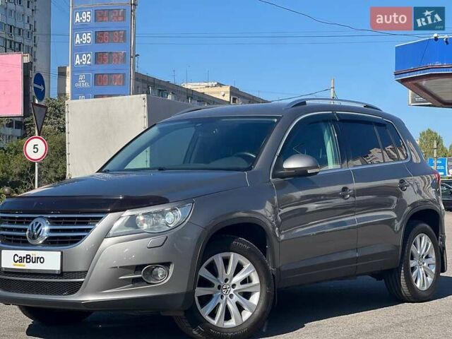 Серый Фольксваген Тигуан, объемом двигателя 2 л и пробегом 201 тыс. км за 11400 $, фото 6 на Automoto.ua