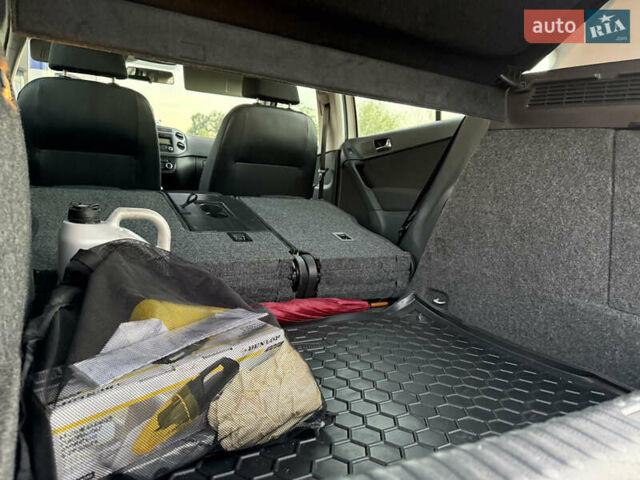 Серый Фольксваген Тигуан, объемом двигателя 1.97 л и пробегом 160 тыс. км за 13950 $, фото 53 на Automoto.ua