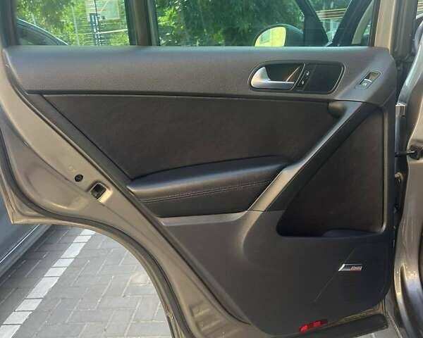 Серый Фольксваген Тигуан, объемом двигателя 1.98 л и пробегом 116 тыс. км за 11200 $, фото 8 на Automoto.ua