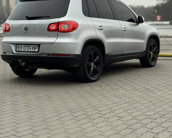 Серый Фольксваген Тигуан, объемом двигателя 2 л и пробегом 225 тыс. км за 11500 $, фото 24 на Automoto.ua