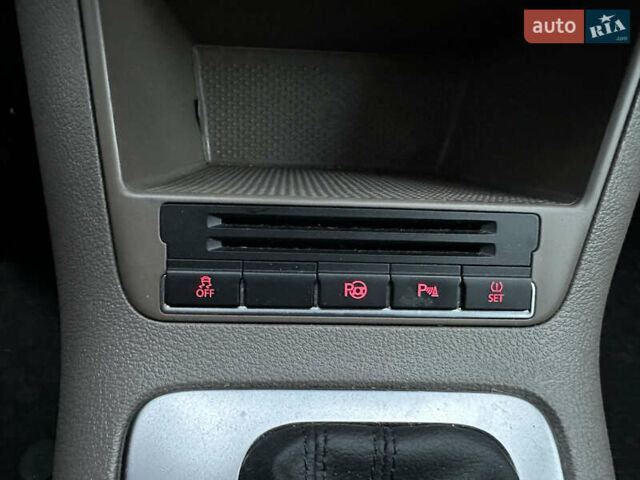 Серый Фольксваген Тигуан, объемом двигателя 1.98 л и пробегом 240 тыс. км за 11500 $, фото 33 на Automoto.ua