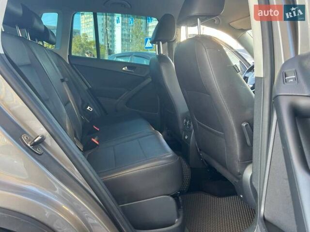 Серый Фольксваген Тигуан, объемом двигателя 2 л и пробегом 201 тыс. км за 11400 $, фото 20 на Automoto.ua