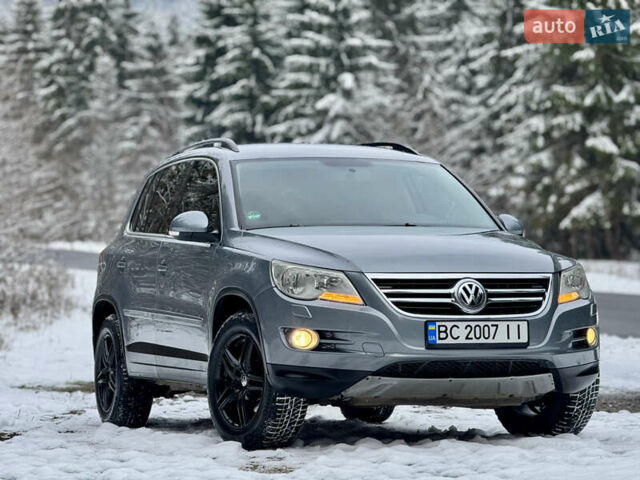 Серый Фольксваген Тигуан, объемом двигателя 2 л и пробегом 265 тыс. км за 11500 $, фото 11 на Automoto.ua