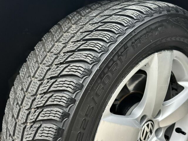 Сірий Фольксваген Тігуан, об'ємом двигуна 2 л та пробігом 262 тис. км за 10800 $, фото 3 на Automoto.ua