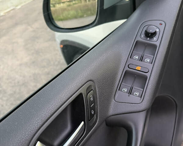 Серый Фольксваген Тигуан, объемом двигателя 1.97 л и пробегом 160 тыс. км за 13950 $, фото 65 на Automoto.ua