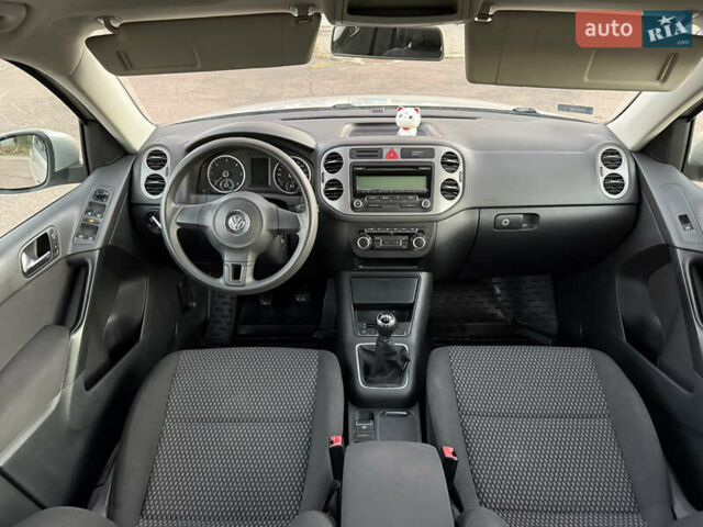 Серый Фольксваген Тигуан, объемом двигателя 1.97 л и пробегом 160 тыс. км за 13950 $, фото 58 на Automoto.ua