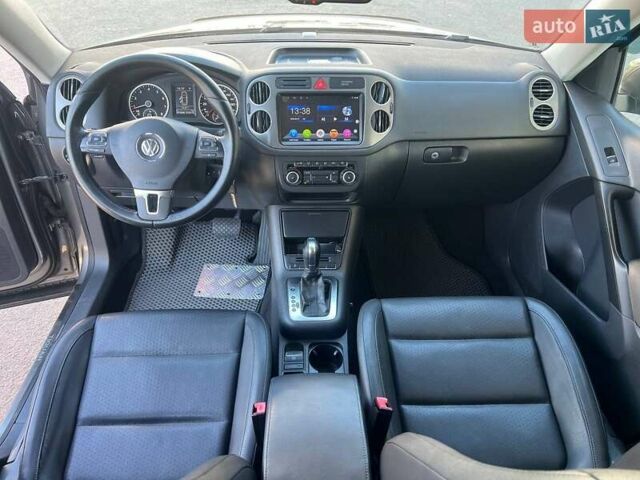 Серый Фольксваген Тигуан, объемом двигателя 2 л и пробегом 201 тыс. км за 11400 $, фото 16 на Automoto.ua