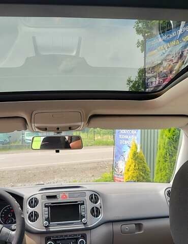 Серый Фольксваген Тигуан, объемом двигателя 1.4 л и пробегом 148 тыс. км за 9800 $, фото 8 на Automoto.ua