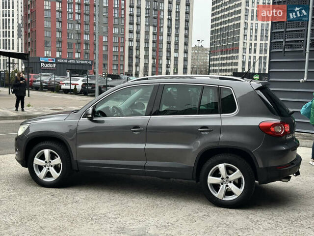 Сірий Фольксваген Тігуан, об'ємом двигуна 1.97 л та пробігом 285 тис. км за 10800 $, фото 10 на Automoto.ua