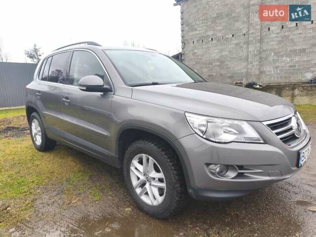 Сірий Фольксваген Тігуан, об'ємом двигуна 2 л та пробігом 115 тис. км за 11200 $, фото 38 на Automoto.ua