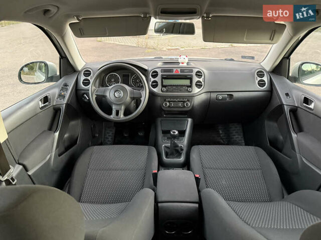 Серый Фольксваген Тигуан, объемом двигателя 1.97 л и пробегом 160 тыс. км за 13950 $, фото 55 на Automoto.ua