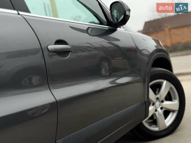 Серый Фольксваген Тигуан, объемом двигателя 2 л и пробегом 285 тыс. км за 10999 $, фото 15 на Automoto.ua