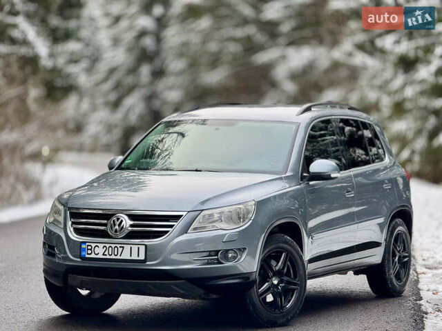Серый Фольксваген Тигуан, объемом двигателя 2 л и пробегом 265 тыс. км за 11500 $, фото 2 на Automoto.ua