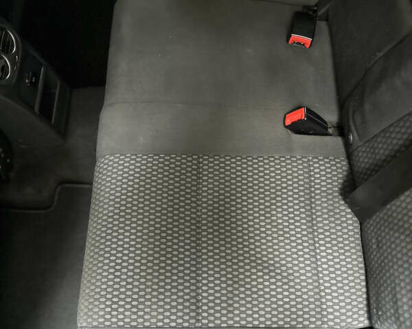 Серый Фольксваген Тигуан, объемом двигателя 1.98 л и пробегом 251 тыс. км за 9200 $, фото 49 на Automoto.ua