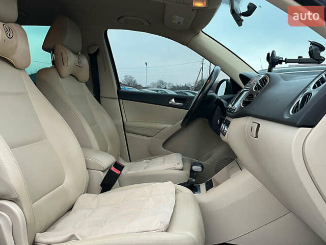 Серый Фольксваген Тигуан, объемом двигателя 1.98 л и пробегом 244 тыс. км за 11000 $, фото 23 на Automoto.ua