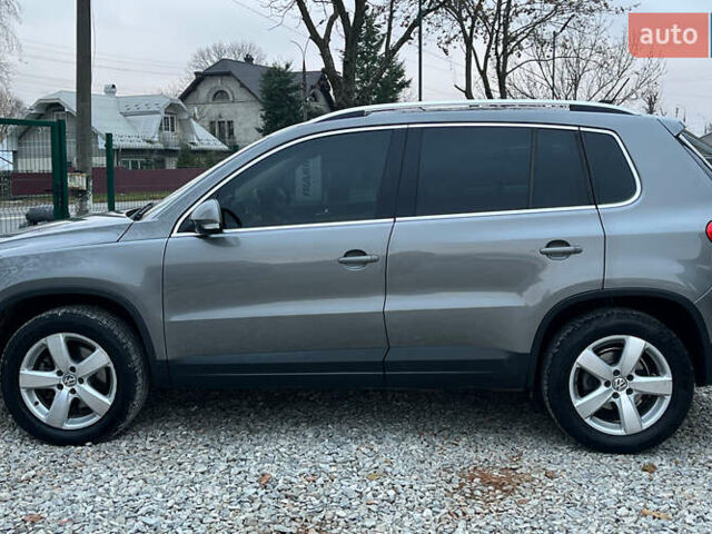 Серый Фольксваген Тигуан, объемом двигателя 1.98 л и пробегом 244 тыс. км за 11000 $, фото 4 на Automoto.ua