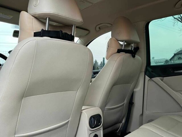 Серый Фольксваген Тигуан, объемом двигателя 2 л и пробегом 244 тыс. км за 11000 $, фото 20 на Automoto.ua