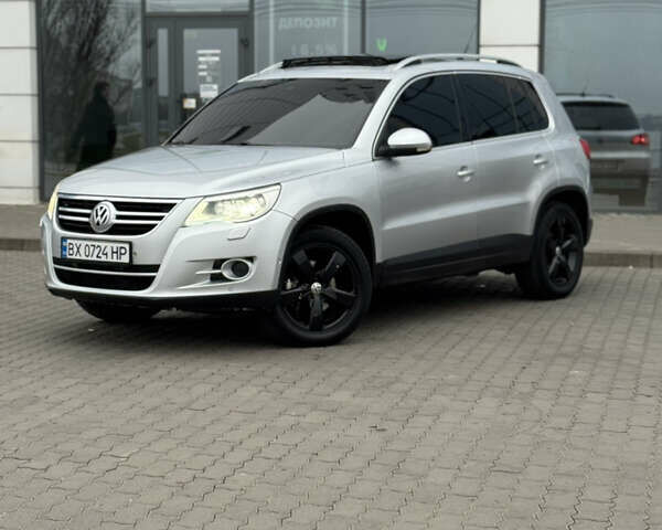 Серый Фольксваген Тигуан, объемом двигателя 2 л и пробегом 225 тыс. км за 11500 $, фото 12 на Automoto.ua