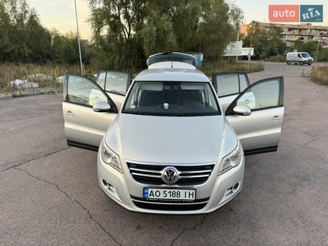 Серый Фольксваген Тигуан, объемом двигателя 1.97 л и пробегом 160 тыс. км за 13950 $, фото 11 на Automoto.ua