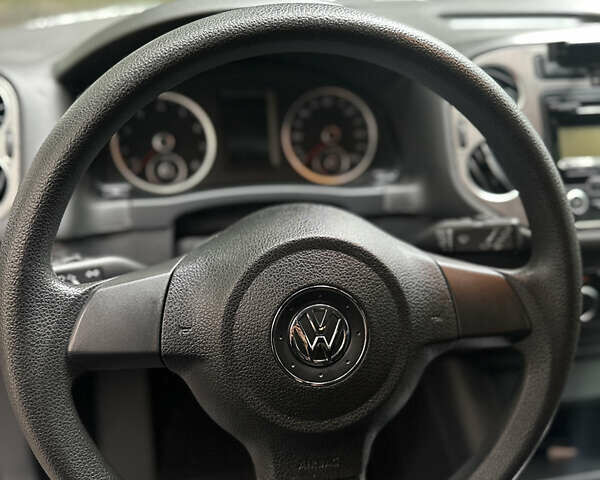 Серый Фольксваген Тигуан, объемом двигателя 1.98 л и пробегом 251 тыс. км за 9200 $, фото 44 на Automoto.ua