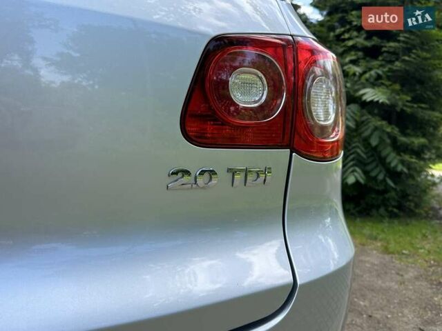 Сірий Фольксваген Тігуан, об'ємом двигуна 2 л та пробігом 268 тис. км за 11600 $, фото 26 на Automoto.ua