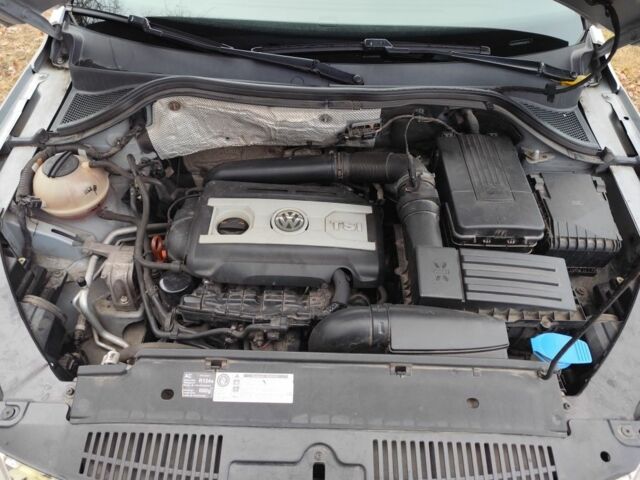 Серый Фольксваген Тигуан, объемом двигателя 2 л и пробегом 194 тыс. км за 10800 $, фото 12 на Automoto.ua