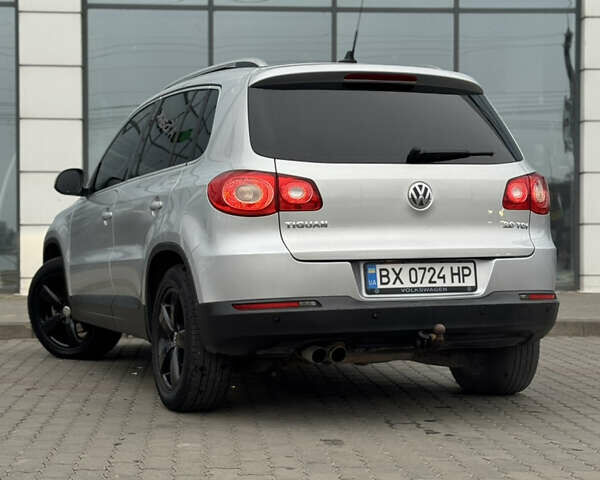 Серый Фольксваген Тигуан, объемом двигателя 2 л и пробегом 225 тыс. км за 11500 $, фото 26 на Automoto.ua