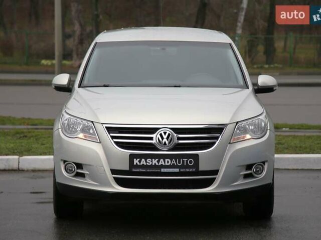 Серый Фольксваген Тигуан, объемом двигателя 2 л и пробегом 152 тыс. км за 10500 $, фото 1 на Automoto.ua