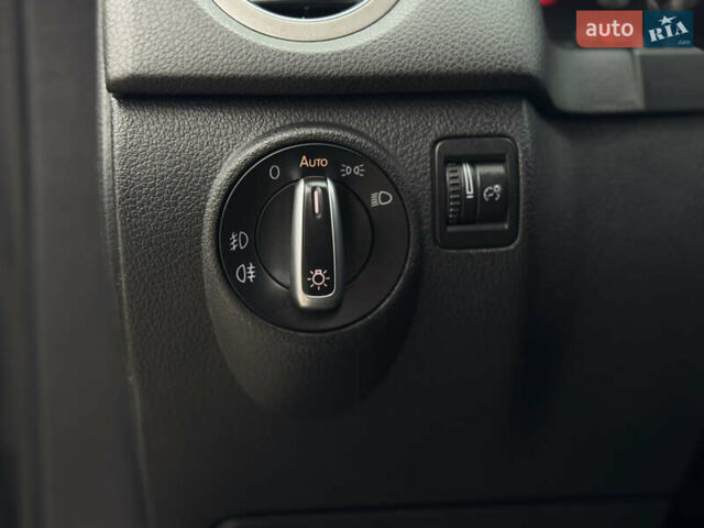 Серый Фольксваген Тигуан, объемом двигателя 2 л и пробегом 285 тыс. км за 10999 $, фото 21 на Automoto.ua